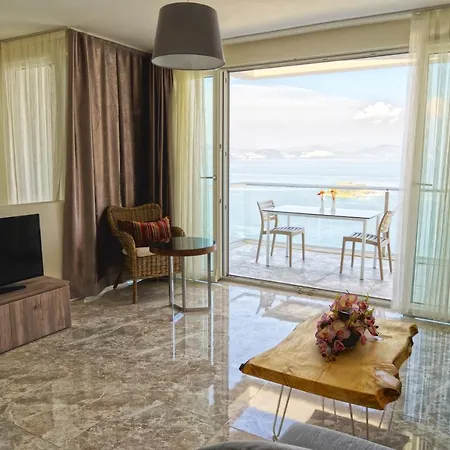 Bodrum Adabuku Luks 2 1 Ozel Plaj Ve Havuzlu *
